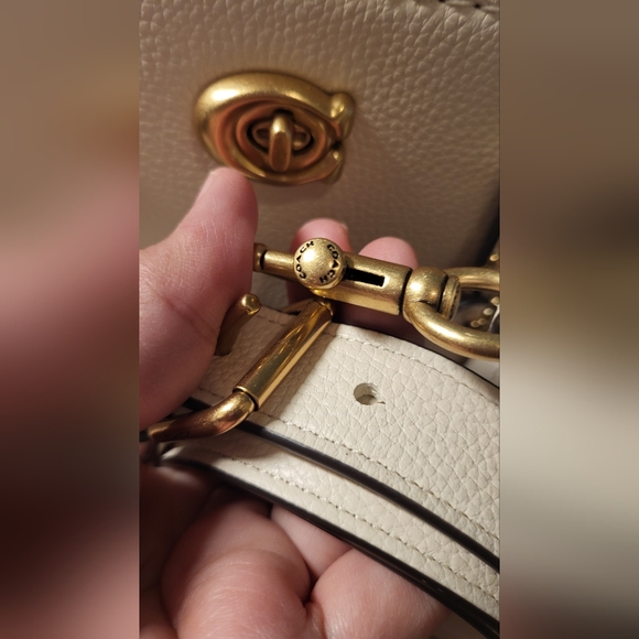 EUC Coach BROOKE Carryall 28 In CHALK   Handbag / Crossbody - Picture 12 of 16